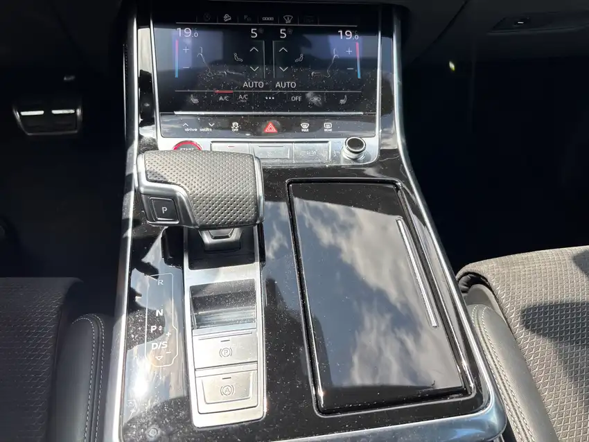 Audi SQ7 4.0 TFSI quattro 7-Sitzer - Originalfoto 31