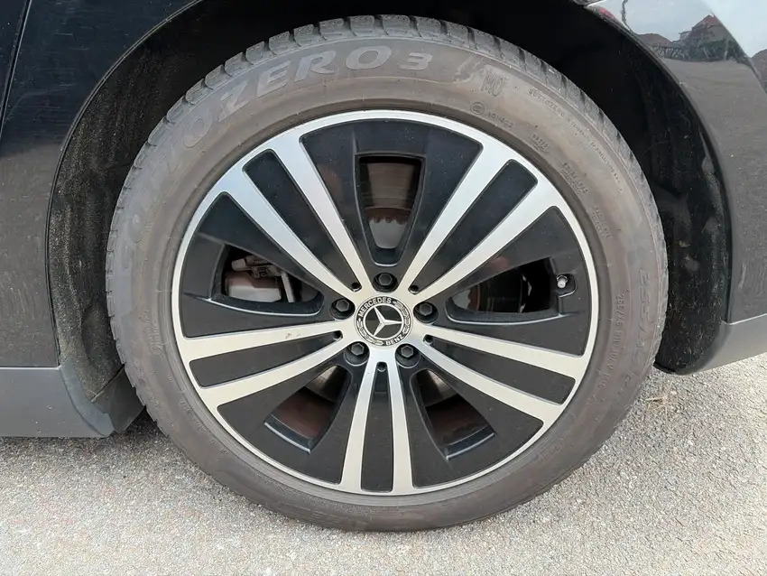 Mercedes-Benz EQE 300 - Originalfoto 8