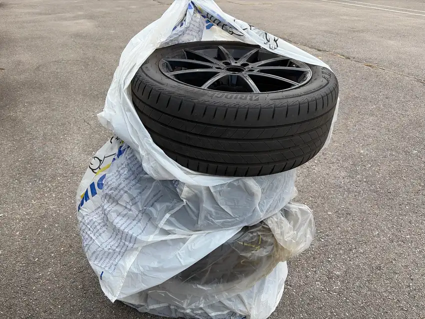 Mercedes-Benz EQE 300 - Originalfoto 24