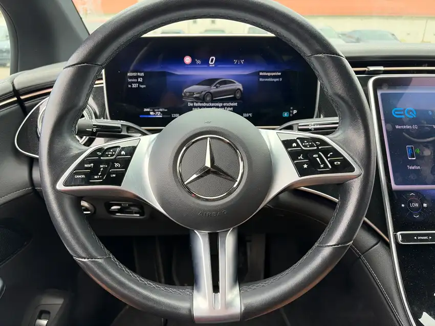 Mercedes-Benz EQE 300 - Originalfoto 30