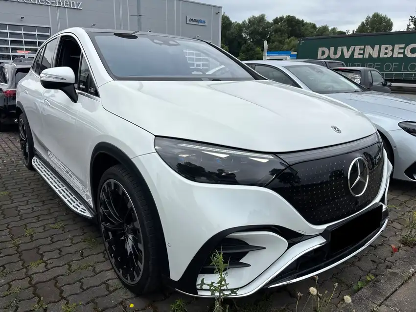 Mercedes-Benz EQE 350 4MATIC - Originalfoto 2