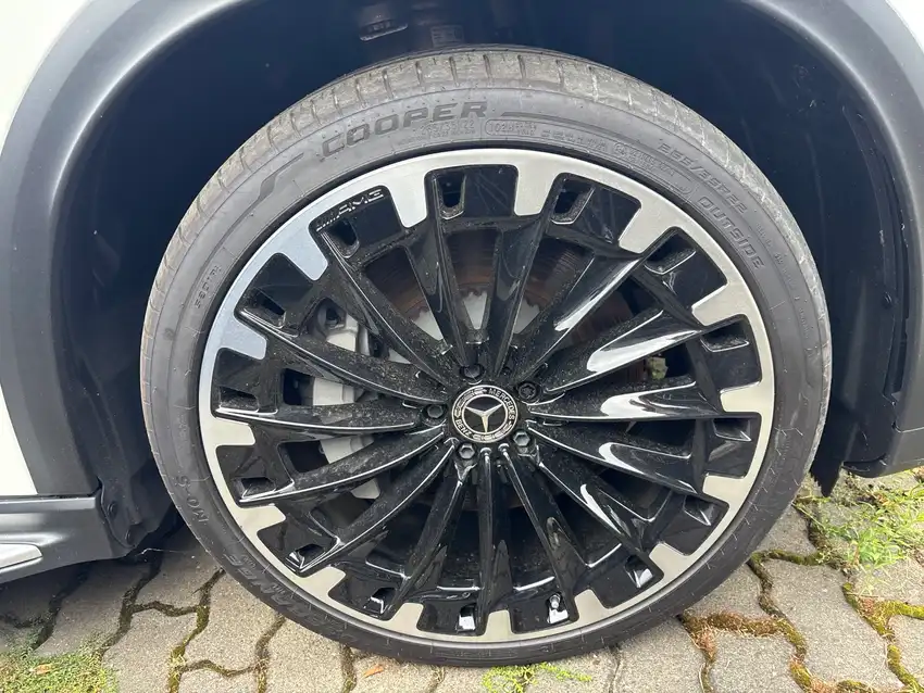 Mercedes-Benz EQE 350 4MATIC - Originalfoto 10