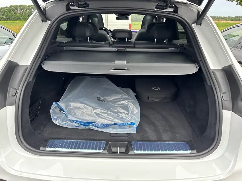 Mercedes-Benz EQE 350 4MATIC - Originalfoto 14