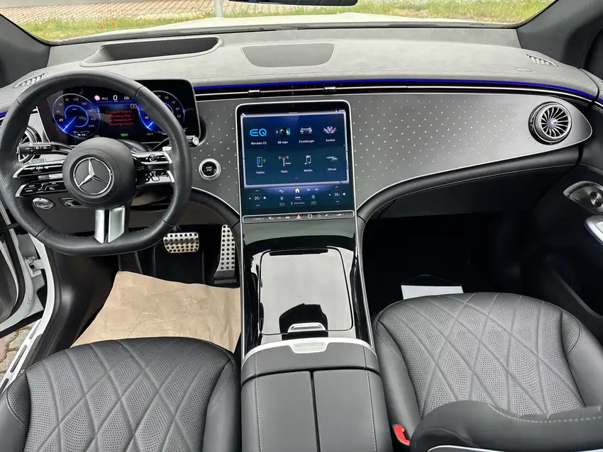 Mercedes-Benz EQE 350 4MATIC - Originalfoto 18