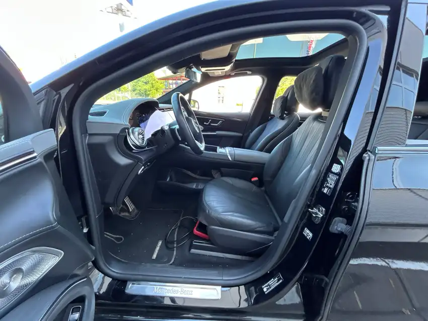 Mercedes-Benz EQS 450+ SUV - Originalfoto 15