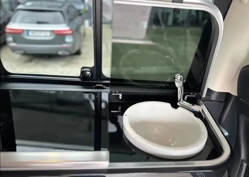 Mercedes-Benz Marco Polo 250 d 4MATIC - Originalfoto 18
