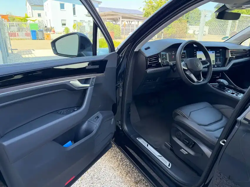 Volkswagen Touareg 3.0 V6 TDI Elegance - Originalfoto 9
