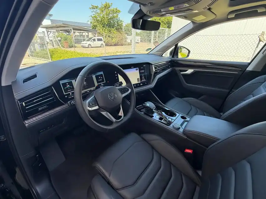 Volkswagen Touareg 3.0 V6 TDI Elegance - Originalfoto 10