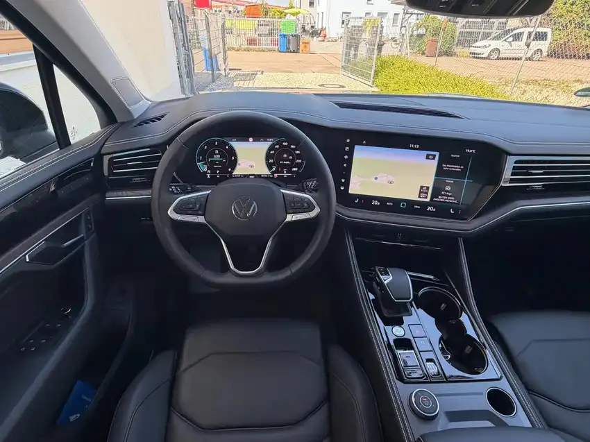 Volkswagen Touareg 3.0 V6 TDI Elegance - Originalfoto 13