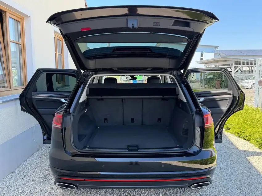 Volkswagen Touareg 3.0 V6 TDI Elegance - Originalfoto 19
