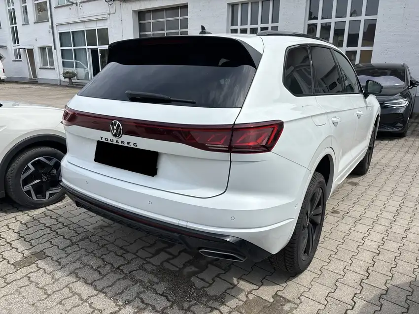 Volkswagen Touareg 3.0 TDI R-Line - Originalfoto 3