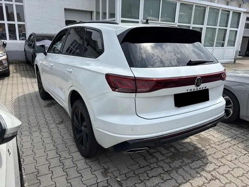 Volkswagen Touareg 3.0 TDI R-Line - Originalfoto 4
