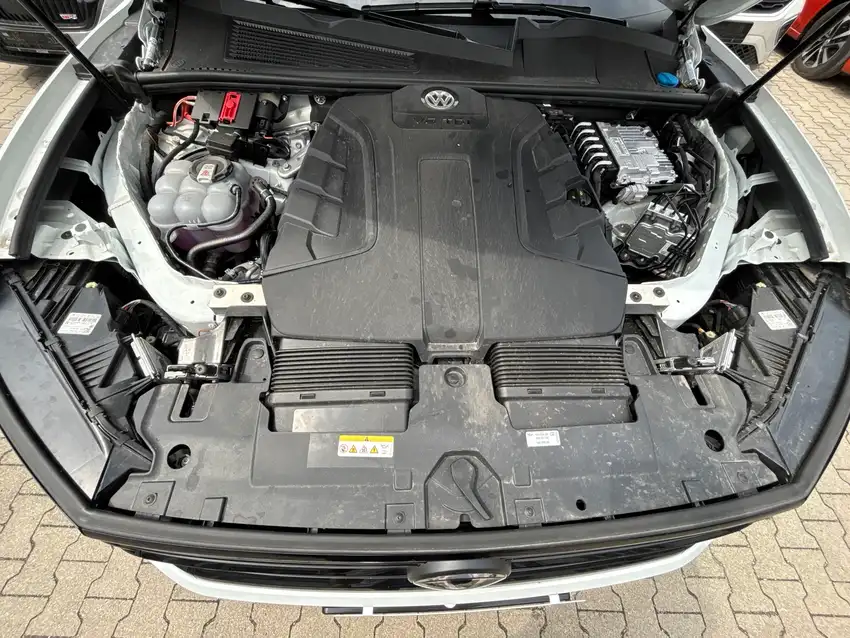 Volkswagen Touareg 3.0 TDI R-Line - Originalfoto 13