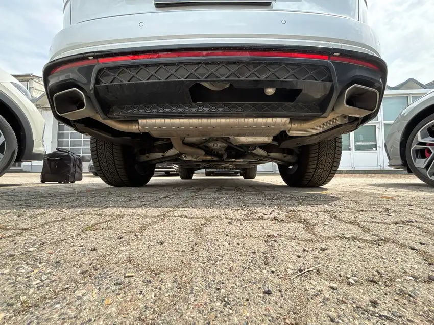 Volkswagen Touareg 3.0 TDI R-Line - Originalfoto 31