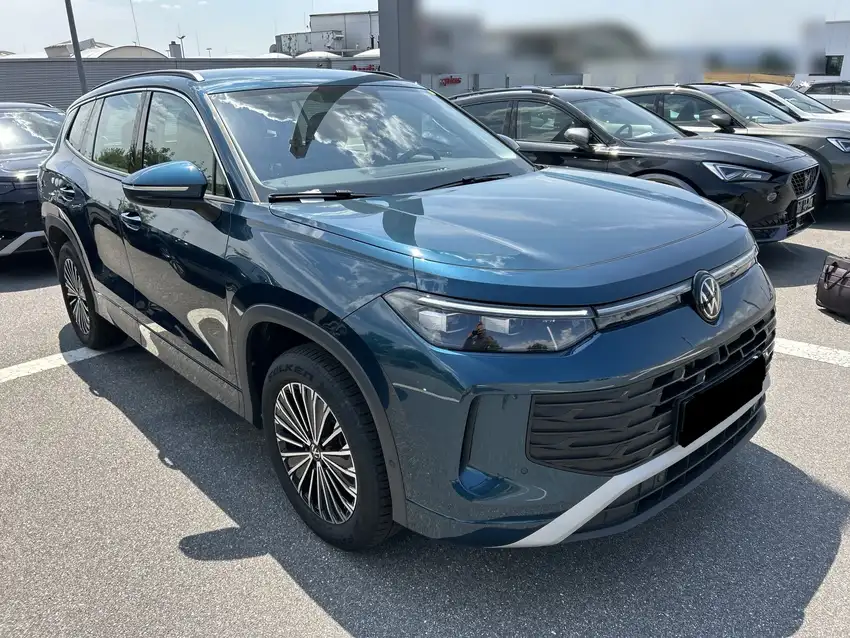 Volkswagen Tayron 1.5 TSI eHybrid Life - Originalfoto 2