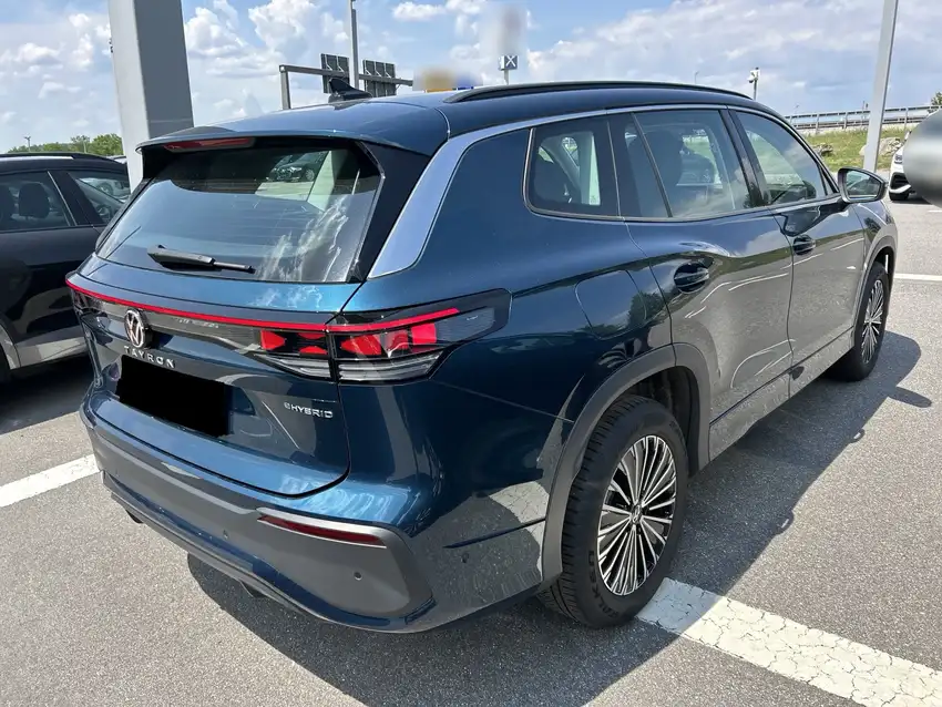 Volkswagen Tayron 1.5 TSI eHybrid Life - Originalfoto 3