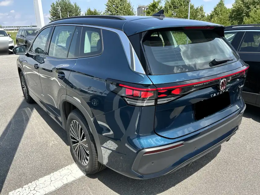 Volkswagen Tayron 1.5 TSI eHybrid Life - Originalfoto 4