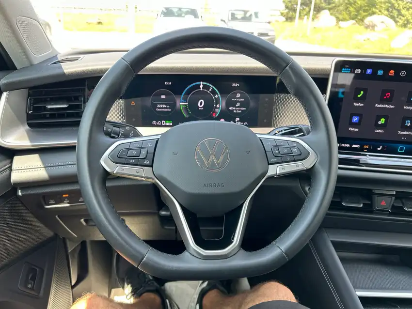 Volkswagen Tayron 1.5 TSI eHybrid Life - Originalfoto 22